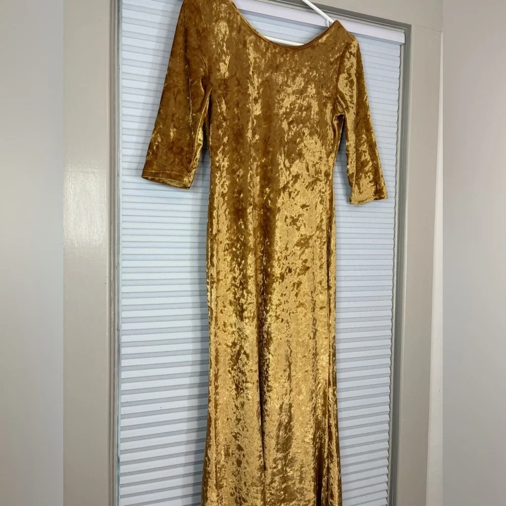Crushed Velvet Scoop Back Maxi Dress